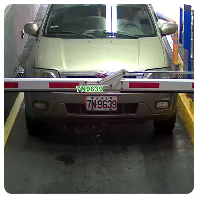 出入口自動車牌辨識